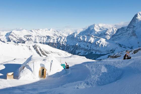 Iglu Übernachtung Family - für 1 Kind und 2 Erwachsene inkl. Fondue & Schneeschuhtour  