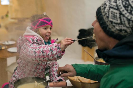Iglu Übernachtung Family - für 1 Kind und 2 Erwachsene inkl. Fondue & Schneeschuhtour 5 