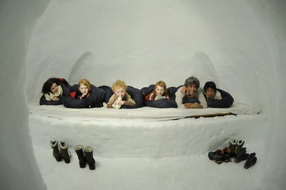 Iglu Übernachtung Family - für 1 Kind und 2 Erwachsene inkl. Fondue & Schneeschuhtour 7 