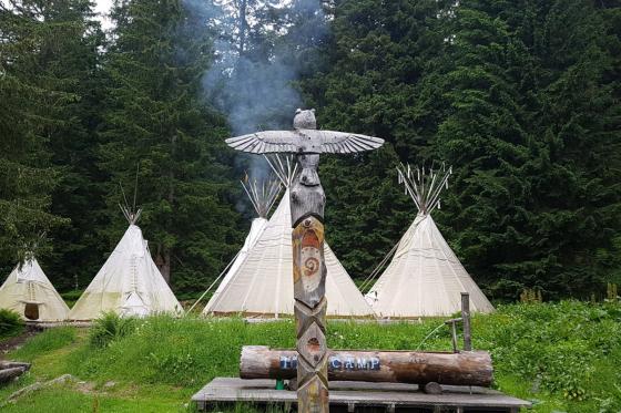 Nuit en tipi - 1 nuit pour 8 personnes   