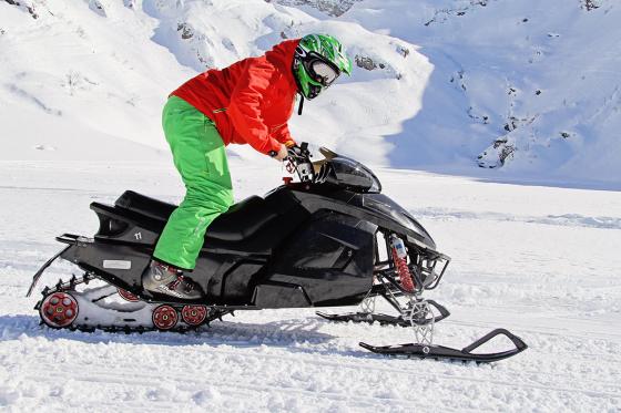 Motoslitta e fonduta per 2 - Azione nella neve ad Engelberg  