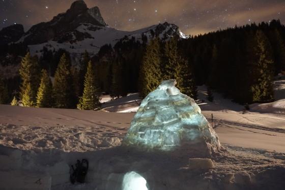 Iglu Übernachtung - mit Schneeschuhwanderung und Schlittelplausch  