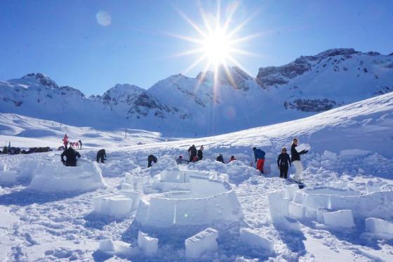 Iglu Übernachtung - mit Schneeschuhwanderung und Schlittelplausch 1 
