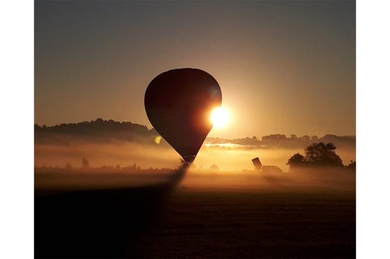 Sonnenaufgangs-Ballonfahrt - in Bern 2h Fahrt für 1 Person 1 