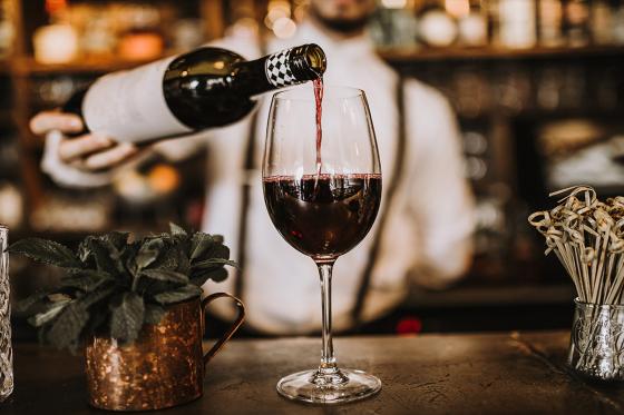 Abonnement de vins de luxe - 3 mois / 18 bouteilles, pour le plaisir de vos papilles  