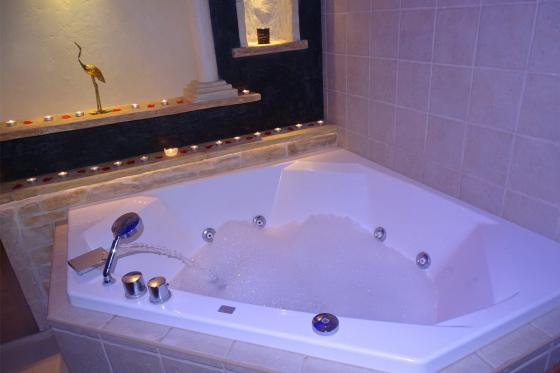 Übernachtung im La Chambre d'Or - inkl. Whirlpool im Zimmer 9 