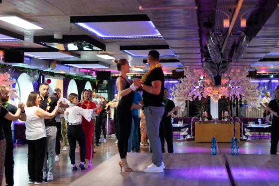 Bachata Tanzkurs - Gutschein für 8 Lektionen 6 