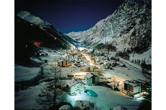 Fondue en télécabine pour 2 - une expérience de repas unique avec vin inclus à Saas-Fee 2 