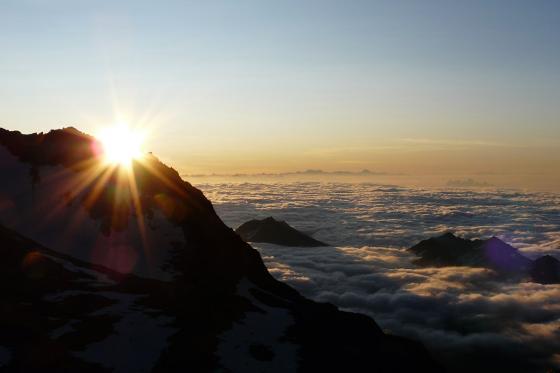Fondue en télécabine pour 2 - une expérience de repas unique avec vin inclus à Saas-Fee 3 
