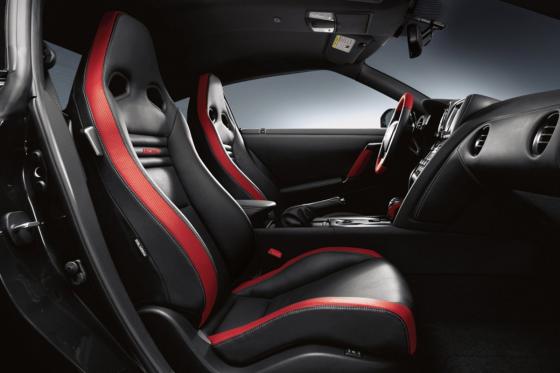 Location d'une Nissan GT-R - durant 24h, 300km inclus 3 