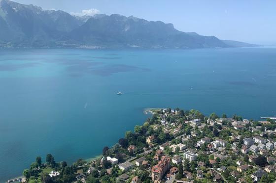 Lausanne Helikopterflug - inkl. Fondue-Plausch für 2 Personen  2 