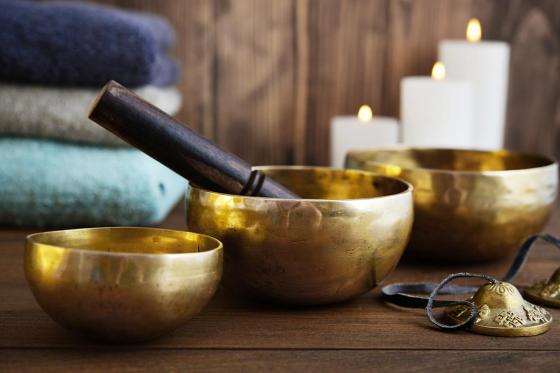  Klangschalenmassage  - nach Peter Hess, 60 Minuten 3 