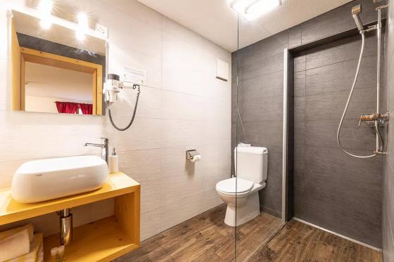 Kurzferien in den Bergen für 2 - inkl. 4-Gang Dinner & Trottinettabfahrt 3 