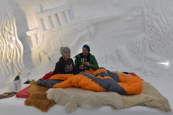Iglu & Hotel Package 2 Nächte - für 2 Personen inkl. Dinner & Extras 2 