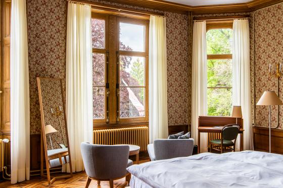 Nuitée dans un château pour 2 - au château de Schadau au bord du lac de Thoune, avec menu à 5 plats 2 