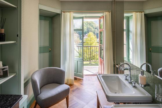 Nuitée dans un château pour 2 - au château de Schadau au bord du lac de Thoune, avec menu à 5 plats 6 