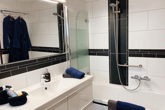 Maisonnette Enchantée - Une nuit avec petit déjeuner et jacuzzi privatif (Dimanche au Jeudi) 4 