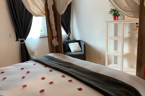 Maisonnette Enchantée - 2 nuits avec petit déjeuner et jacuzzi privatif (Dimanche au Jeudi) 6 