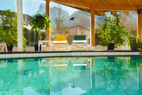 Loveroom-Suite Übernachtung  - Suite mit Whirlpool, Cheminée und Garten 8 