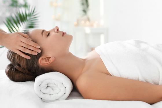 Gesichtsbehandlung & Massage - Körpermassage und Gesichtsbehandlung für 1 Person à 135 min.  