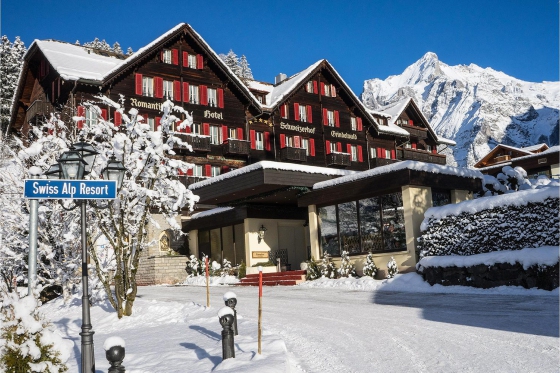 Séjour romantique à Grindelwald - Hôtel 5* Schweizerhof avec dîner aux chandelles et spa privé 1 