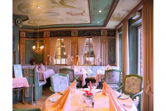 Menu gastronomique romantique - aux chandelles, avec 7 plats 5 