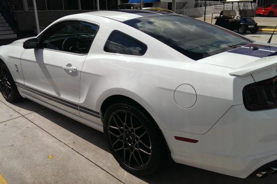 Ford Mustang Shelby GT500 mieten - für 1 Tag am Wochenende 3 