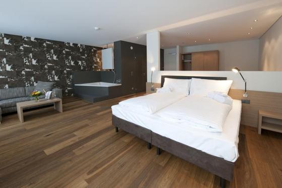 Rilassatevi e godetevi il soggiorno - una notte in Junior Suite e menu a 3 portate al Sihlpark Hotel & Spa 2 