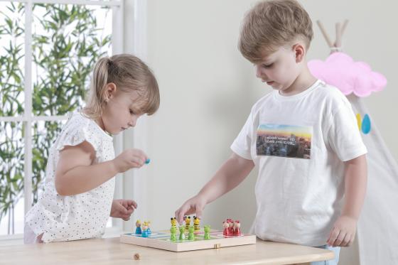 Mensch ärgere dich nicht - Kinderspiel mit Tier-Spielfiguren 2 