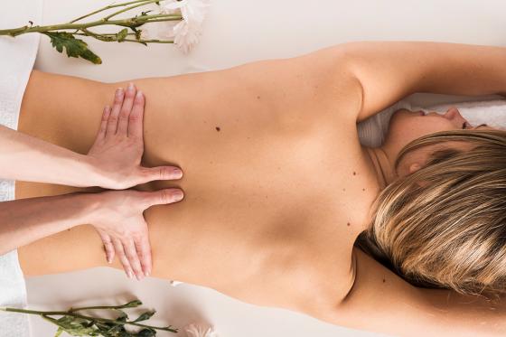 Moment de détente - massage relaxant aux huiles de 60 min pour 1 personne   Moment de détente - massage relaxant aux huiles de 60 min pour 1 personne