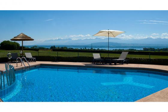 Paradis Familial au bord du Léman - 2 nuits avec petits-déjeuners et un repas pour 2 adultes et 1 enfant 1 