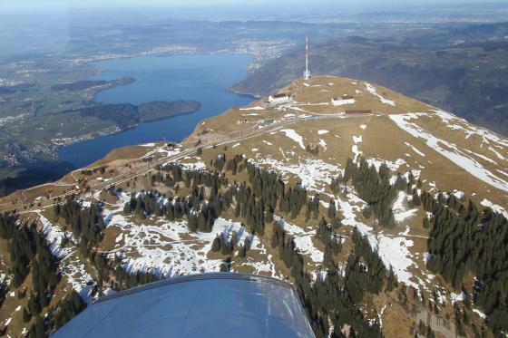 Vol en avion à Zurich  - 1 heure pour 1 personne 4  Vol en avion à Zurich  - 1 heure pour 1 personne 4