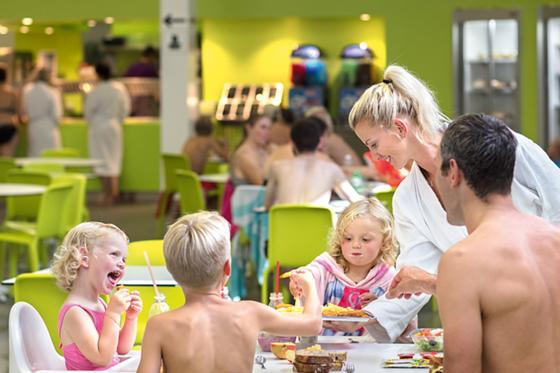 Familien Badespass in Bern - Erlebnisbad Bernaqua für 4 Pers. 8 