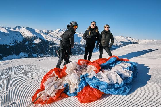Nuit dans un igloo pour 2 - & 1 vol en parapente pour 1 personne à Davos 11 