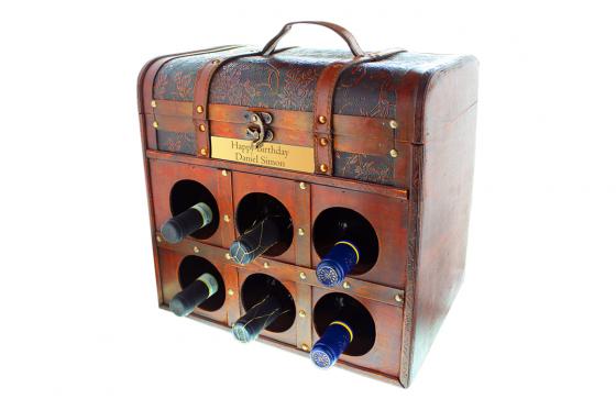 Gravierte Weintruhe - mit europäischen Rotweinen 1 