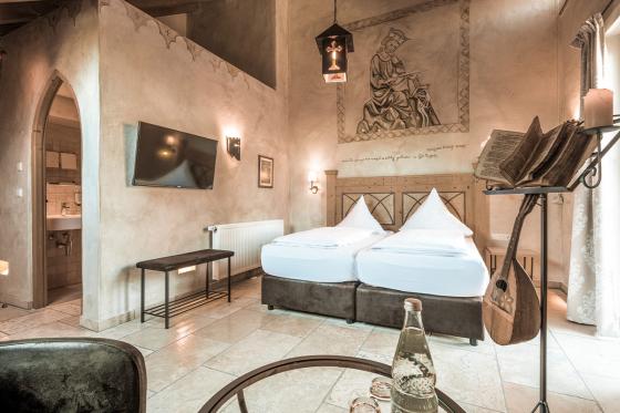 Nuit au Moyen-Âge - En chambre à thème, avec petit déjeuner pour 2 personnes  