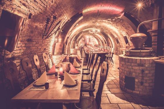 Mittelalter Übernachtung  - inkl. Frühstucksbuffet, Ritteressen im Themenzimmer für 2 6 