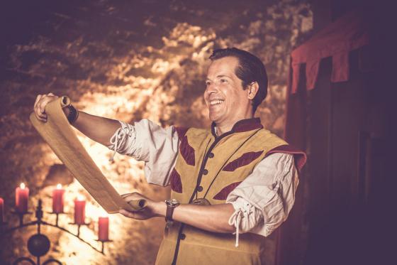 Mittelalter Übernachtung  - inkl. Frühstucksbuffet, Ritteressen im Themenzimmer für 2 7 