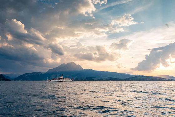 VIP Tageskarte  - Schifffahrt auf dem Vierwaldstättersee | 1 Person | 1.Klasse 1 