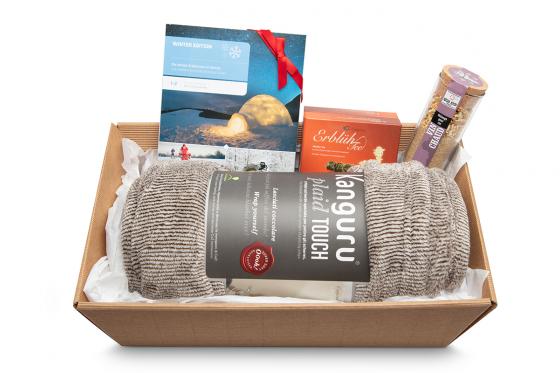 Panier cadeau d'hiver - Activités hivernales, couverture & vin chaud  