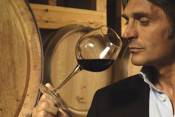 Wein Geschenkkorb - inkl. Wein-Abo-Gutschein & Zubehör 2 