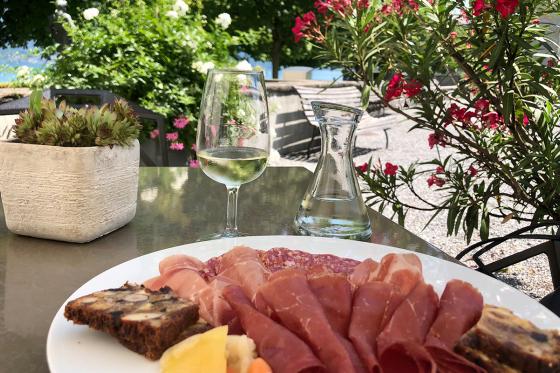 Journée au château de Spiez - Tour en bateau en 2ème classe, apéro & entrée au musée | 1 pers. 12 