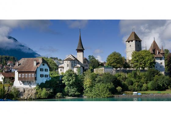Journée au château de Spiez - Tour en bateau en 2ème classe, apéro & entrée au musée | 1 pers. 18 