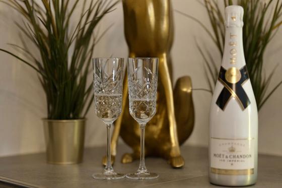 Übernachtung im Private Spa - Romantische Auszeit inkl. Frühstück für 2 Personen | wochentags 16 