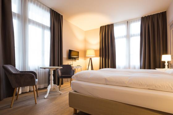 Romantische Auszeit in Thun - inkl. Übernachtung, romantische Zimmerdeko und Panoramakarte 3 