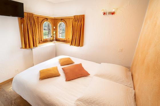 Übernachtung im Schloss - 1 Nacht mit Weinverkostung und Walliser Teller | im Winter 11 