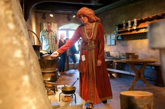 Schloss Spiez Privatführung  - inkl. Schifffahrt auf dem Thunersee | 2. Klasse 5 