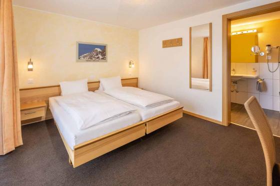 Escapade bien-être en Valais - 1 nuit avec spa privé et repas aux chandelles à 3 plats pour 2 pers. 12 