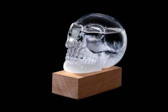 Storm glass en forme de crâne - prévisions météorologiques mystiques 1 