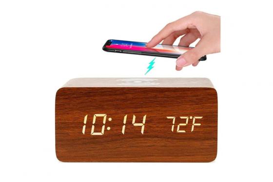 Station intelligente 3 en 1 - Réveil LED, haut-parleur, chargeur Qi  